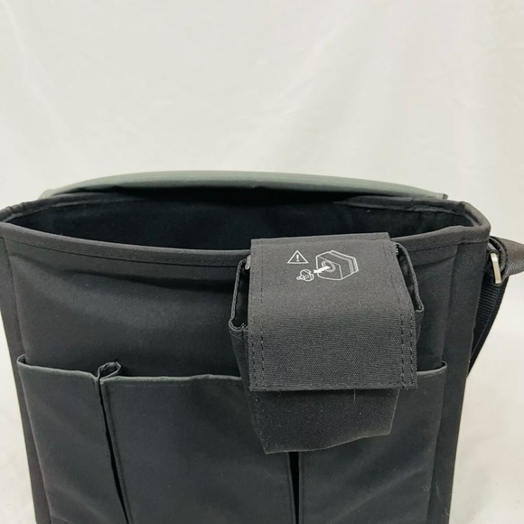 BOSE Sound Dock Travel shoulder Bag. - Picture 6 of 7